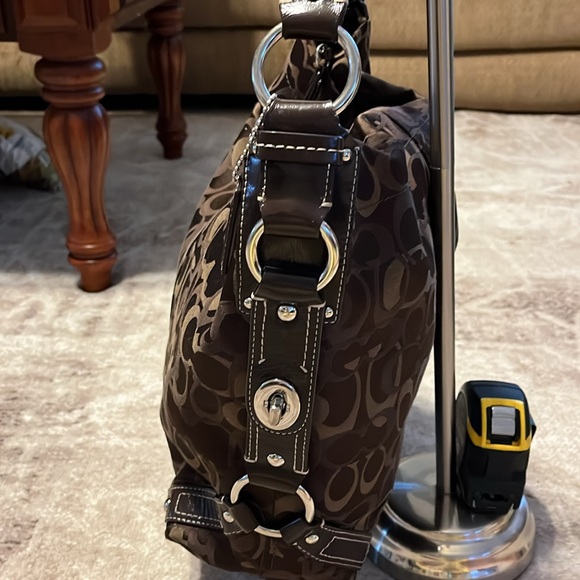 COACH CARLY OPTIC SIGNATURE HOBO BAG IN BROWN F13981 - Picture 3 of 15